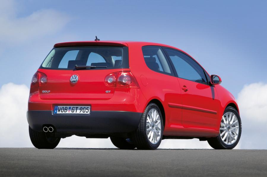  Volkswagen Golf GT 2005 года  (фото 8 из 18)